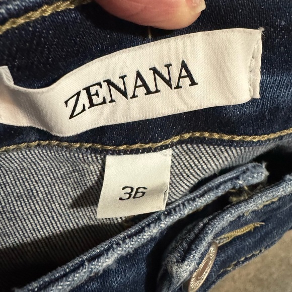 Zenana Button Fly Dark Wash Raw Hem Skinny Jeans – Size 36 NWT - Picture 3 of 6